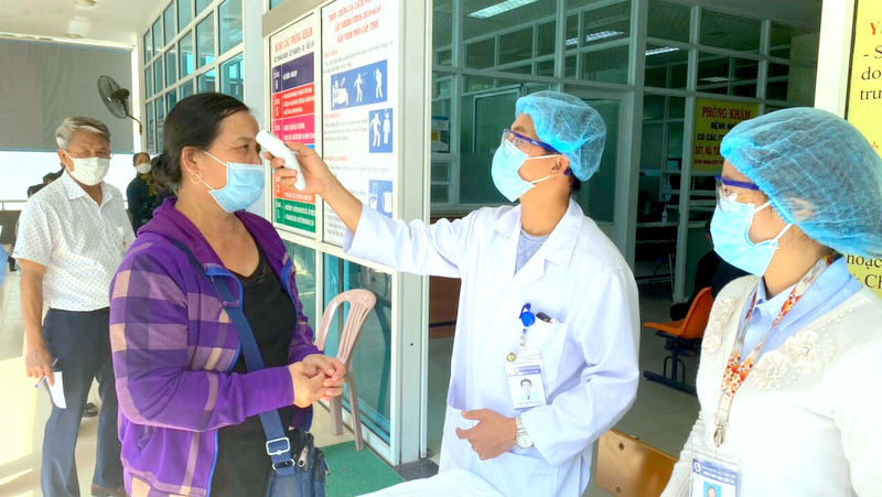 Quy trình sàng lọc bệnh nhân có nguy cơ lây nhiễm Virus nCoV tại Bệnh viện Trường Đại học Y Dược Huế
